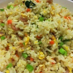 ข้าวผัดปลาอินทรีย์