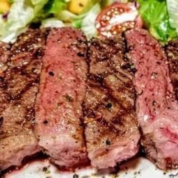 คุ้นคุ้น สเต็ก เบอร์เกอร์ สลัด พิซซ่า Mr. มารวย มุกดาหาร