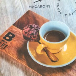 Espresso ❌ Macaron