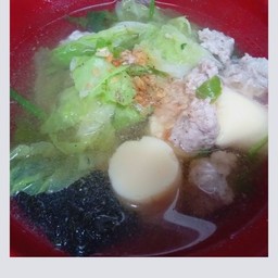 แกงจืดเต้าหู้หมูสับสาหร่าย