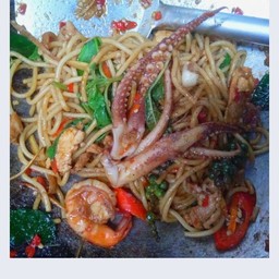 สปาเก็ตตี้ขี้เมาหมึก