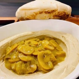 Hummus with mushroom(1pita)