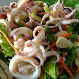 ยำปลาหมึก