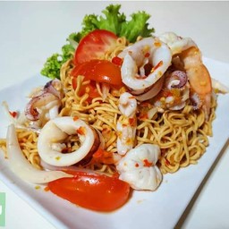 ยำมาม่าFF รวมมิตร