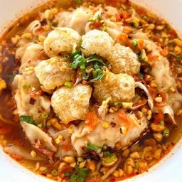บะหมี่เกี้ยว น้ำต้มยำ