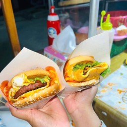 เบอร์เกอร์หน้าบ้านบัง