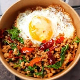 ผัดกะเพราไทยไทยข้าวราดปลาแกะนายบอยบางพลี บางพลี