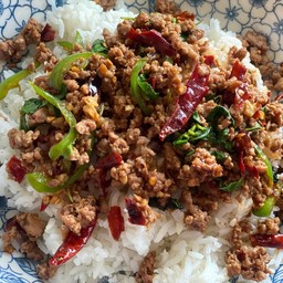 กะเพราหมูสับ