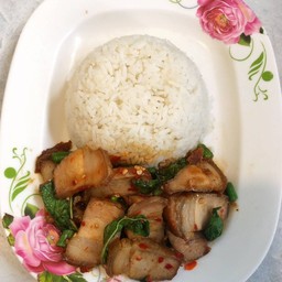 ข้าวกระเพราหมูทอดกรอบ