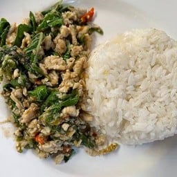 กะเพรา ไก่สับ