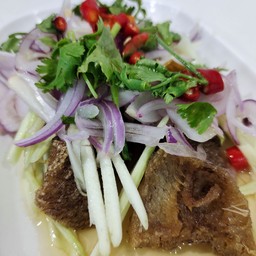 ยำปลาสลิด