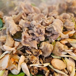 คุณขวัญ โคขุนวากิว -