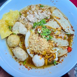 ก๋วยเตี๋ยวต้มยำ หมู ปลา รวม