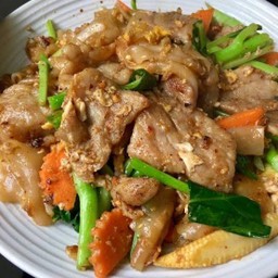 ผัดซีอิ๊วหมู