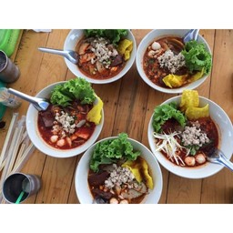 ก๋วยเตี๋ยวต้มยำหมูธรรมดา