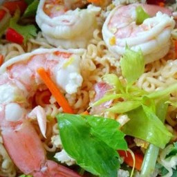 ยำมาม่ากุ้งสุก+ไก่สับ