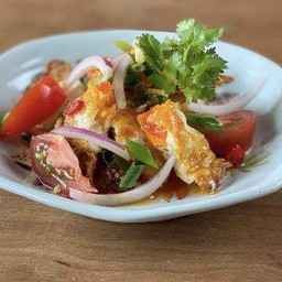 ยำไข่ดาวกรุบกรอบ
