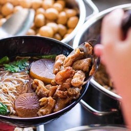 ก๋วยจั๊บเส้นใหญ่ม้วน