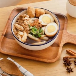 ก๋วยจั๊บเสือร้องไห้ Chinese Roll Noodle Soup with Brisket