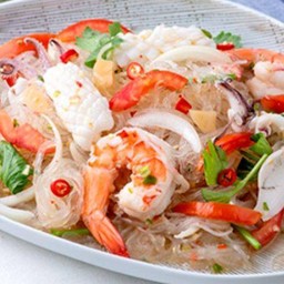 ยำวุ้นเส้นทะเล+ไก่สับ