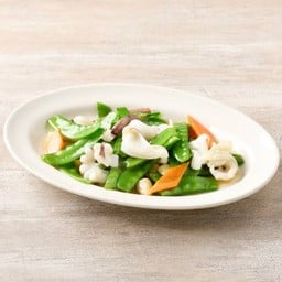 B21 ปลาหมึกผัดถั่วลันเตา 荷兰豆炒鱿鱼