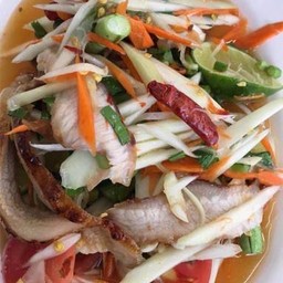 ยำคอหมูย่าง