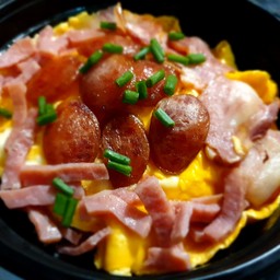 [อร่อยซ่ากับโค้ก] ข้าวไข่ข้นกุนเชียง+แฮม + โค้ก ออริจินัล (กระป๋อง)