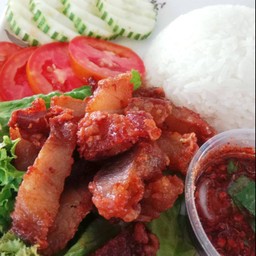 สามชั้นชุบแป้งทอดน้ำจิ้มแจ่วราดข้าว