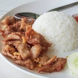 หมูทอดกระเทียม