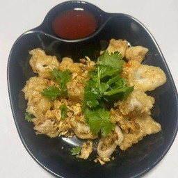 หมึกทอดกระเทียม