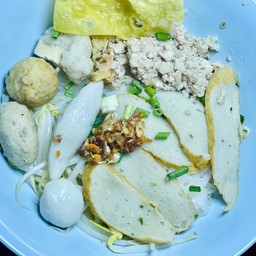 ก๋วยเตี๋ยวน้ำใส หมู ปลา รวม