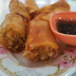 [อร่อยซ่ากับโค้ก] ปอเปี๊ยะทอด(วุ้นเส้น) +  โค้ก ไม่มีน้ำตาล (ขวด)