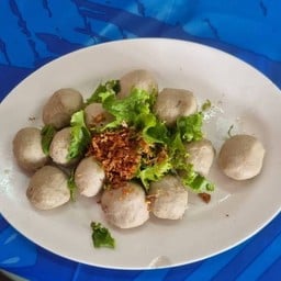 ลูกชิ้นลวกจิ้ม