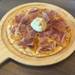 8 pcs พิซซ่าพาร์มาแฮมบูราต้าชีส - Burrata Parma Ham Pizza