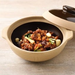 E14 ไก่อบหม้อดิน 啫啫鸡煲
