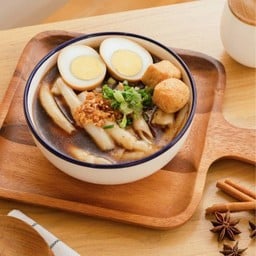 ก๋วยจั๊บไข่ Chinese Roll Noodle Soup with Egg