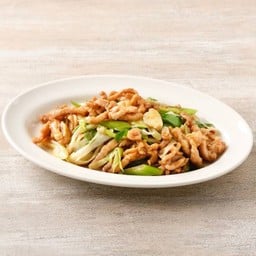 E13 หมูเส้นผัดต้นหอมญี่ปุ่น 京葱炒肉丝