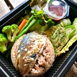 ข้าวผัดน้ำพริกปลาทู