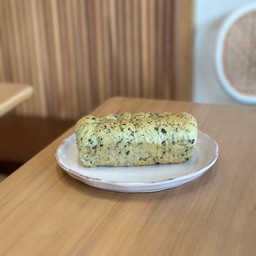 ขนมปังผักโขมแฮมชีส