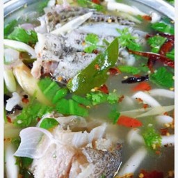 ต้มยำหัวปลาเก๋าน้ำใสหม้อไฟ