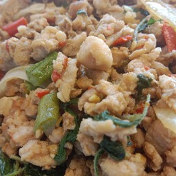 ผัดกระเพราไก่สับ