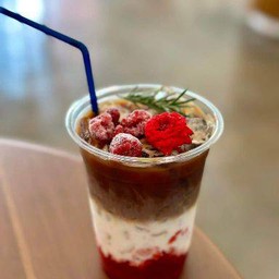สตอเบอรี่ คอฟฟี่ ลาเต้