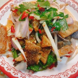 ยำปลาสลิด