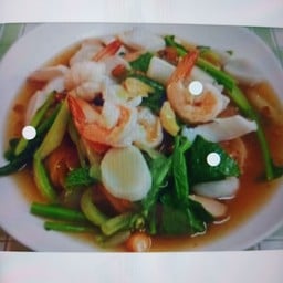 ชานนท์โภชนากระเพรารสเด็ด