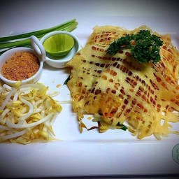 ผัดไทยหมูนุ่มพุงกาง