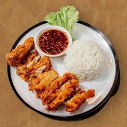 ข้าวไก่ทอดน้ำจิ้มแจ่ว