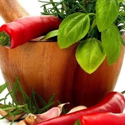 เจ๊แดง อาหารไทย อีสาน ตามสั่ง ทางขึ้นประตู 2 ตลาดโรงเกลือ