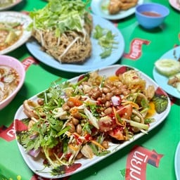 ยำสามกรอบ