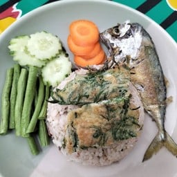 ข้าวผัดน้ำพริกปลาทู