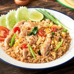 ข้าวผัดรถไฟไก่